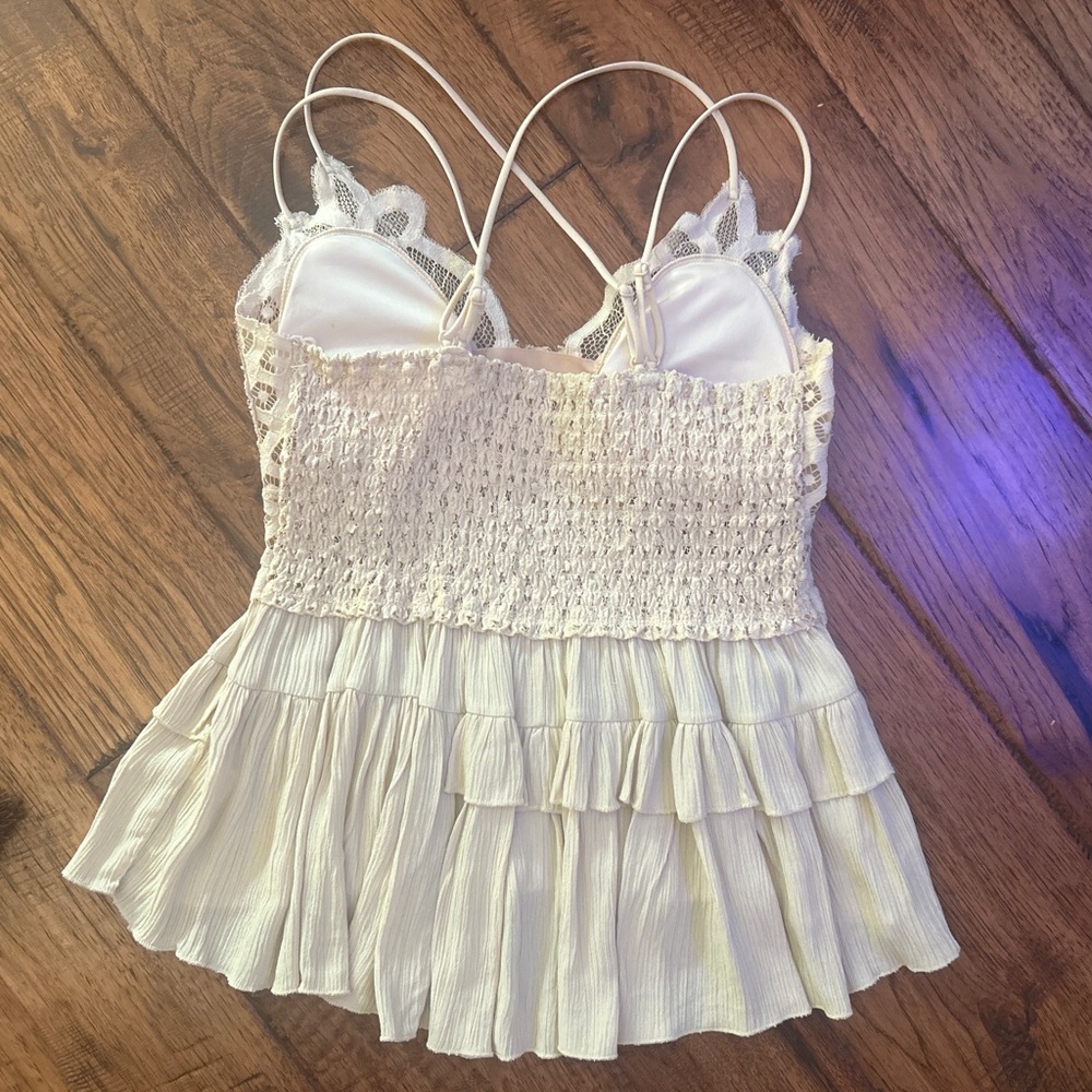 Cream Lace Ruffled Top Small - Picture 3 of 8
